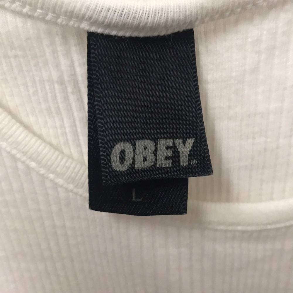 Obey white tank with lightning bolt - Picture 4 of 5